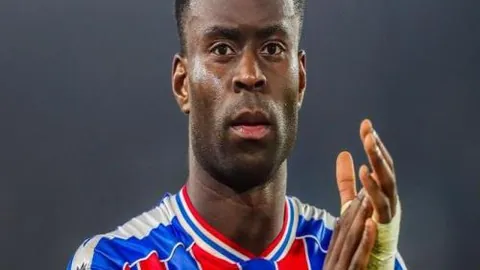 国安16轮中超对决鲁能2-1惊险获胜，张玉宁梅开二度段刘愚进球被判无效