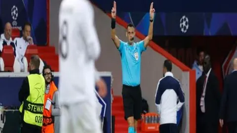 弗兰克双响，广州城2-4惜败浙江队